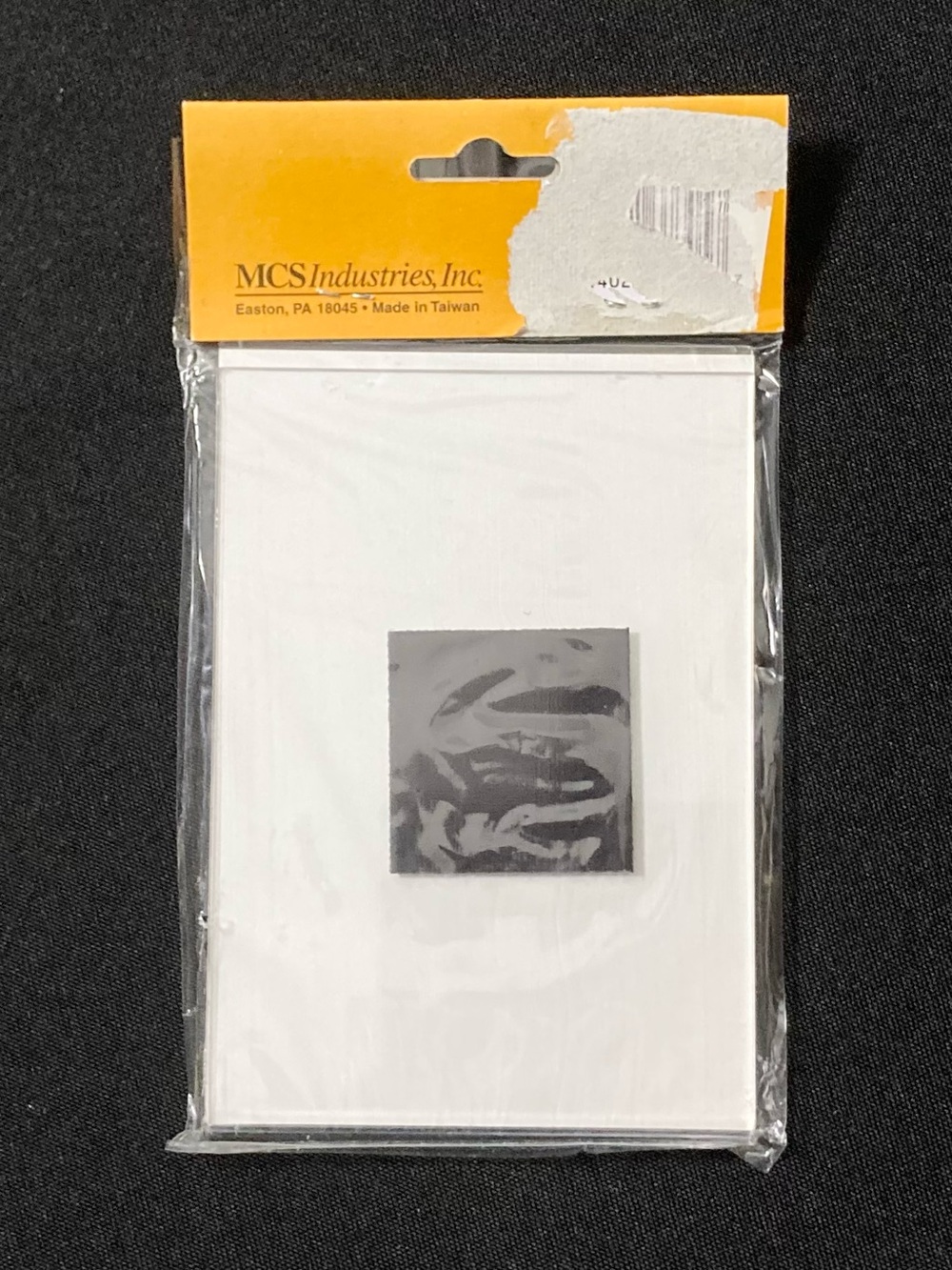 Vintage Transparent Plastic 3.5” x 5”  Magnet Picture Frame - Picture 2 of 7